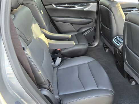 Used 2024 Cadillac XT6 Premium Luxury image 17