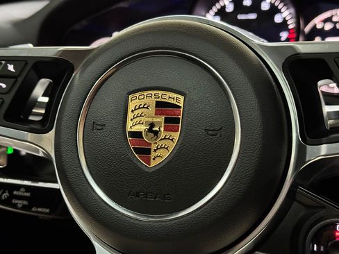 Used 2022 Porsche Cayenne S image 18