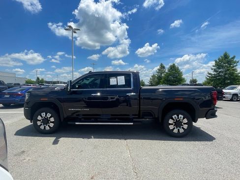 Used 2025 GMC Sierra 2500 Denali w/ Technology Package AWD/4WD image 4