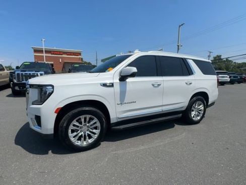 Certified 2021 GMC Yukon SLT w/ SLT Premium Package AWD/4WD image 4