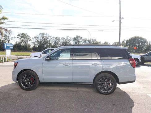 New 2025 Ford Expedition Platinum w/ Stealth Performance Package image 9