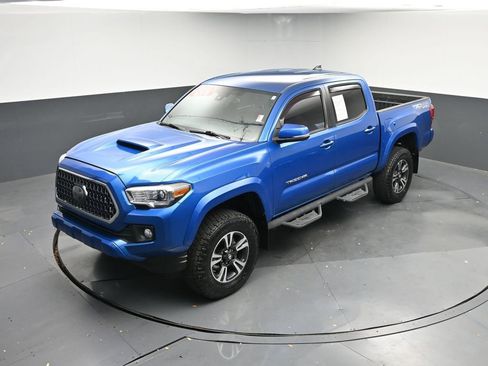 Used 2018 Toyota Tacoma TRD Sport image 35