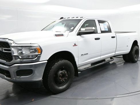 Used 2020 RAM 3500 Tradesman w/ Chrome Appearance Group AWD/4WD image 3