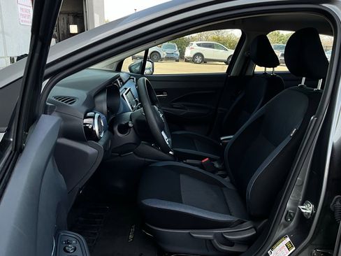 Used 2025 Nissan Versa SV image 10