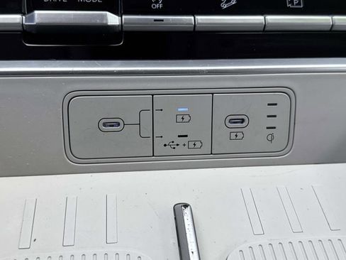 Certified 2025 Hyundai Santa Fe SEL image 14