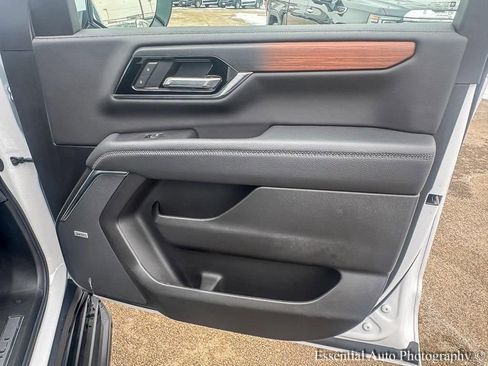 Used 2025 GMC Yukon Denali image 29
