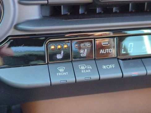 Used 2025 Toyota Crown Signia image 14