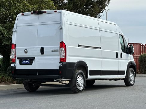 New 2025 RAM ProMaster 2500 w/ Convenience Group image 4