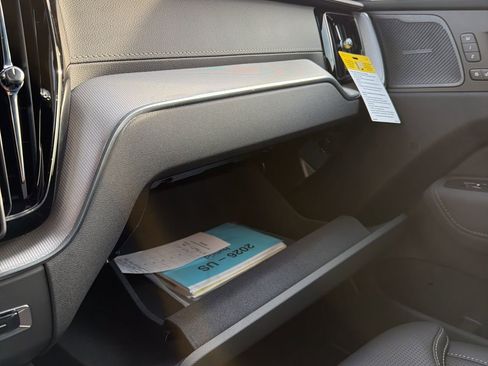 New 2026 Volvo XC60 B5 Ultra w/ Climate Package image 31