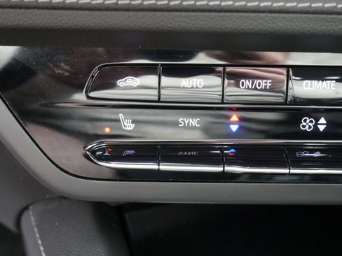 Used 2023 Buick Envision Essence image 4