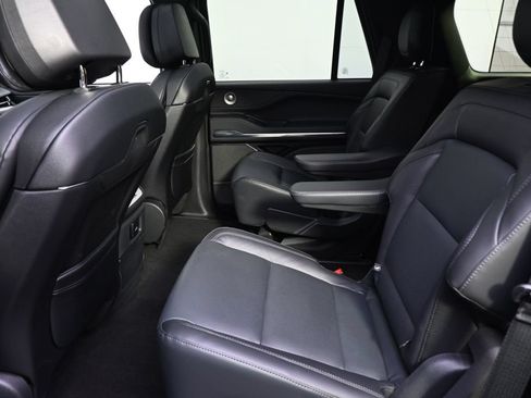 New 2026 Lincoln Navigator Reserve w/ Jet Appearance Package AWD/4WD image 21