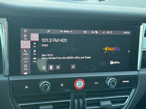 Used 2025 Porsche Macan image 18