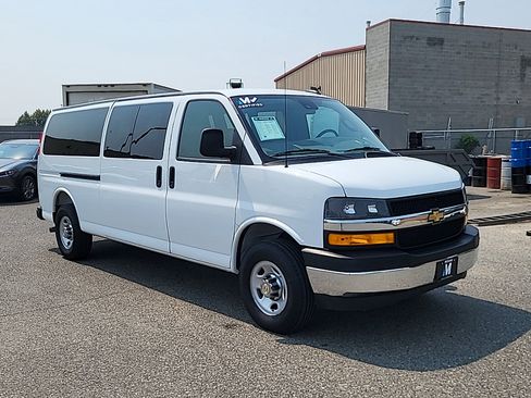 Used 2025 Chevrolet Express 3500 LT w/ LT Preferred Equipment Group RWD image 1