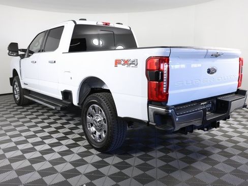Used 2023 Ford F250 Lariat w/ Chrome Package image 6