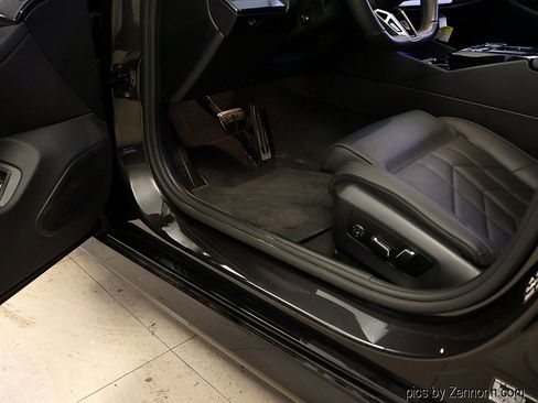 Used 2026 BMW 530i xDrive w/ M Sport Package AWD/4WD image 29