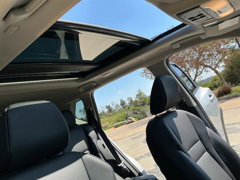 Used 2023 Nissan Rogue SV w/ SV Premium B Package image 35