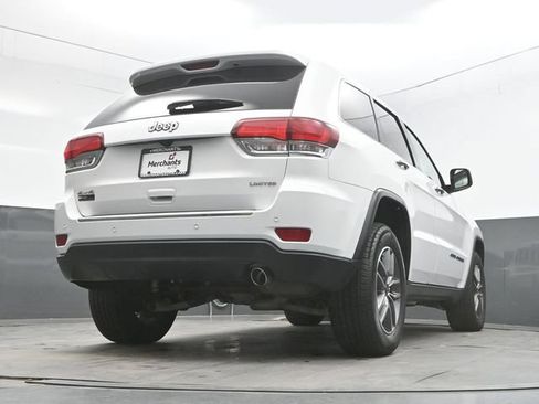 Used 2020 Jeep Grand Cherokee Limited AWD/4WD image 28