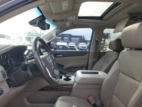 Used 2019 GMC Yukon SLT w/ Premium Edition image 17