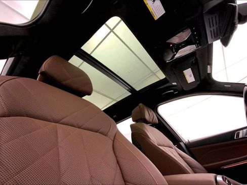 Used 2024 BMW X7 xDrive40i w/ M Sport Package image 26