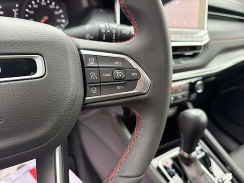 Used 2025 Jeep Compass Trailhawk AWD/4WD image 20