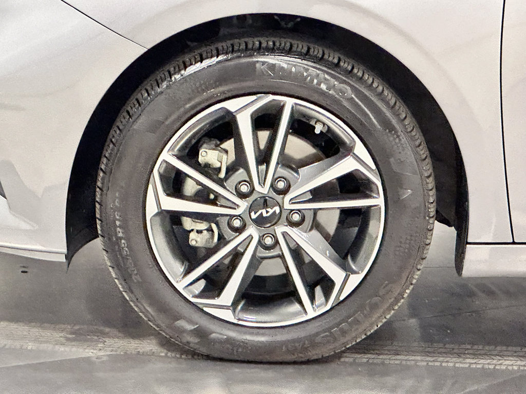 Used 2023 Kia Forte LXS FWD image 34
