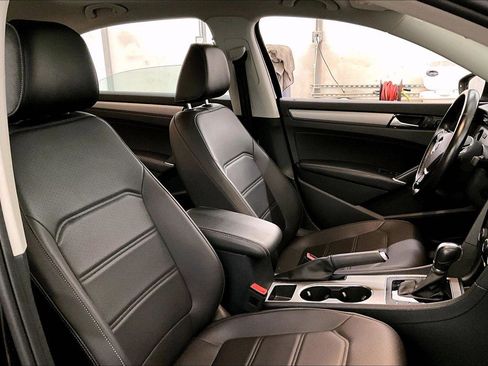 Used 2020 Volkswagen Passat 2.0T SE image 7