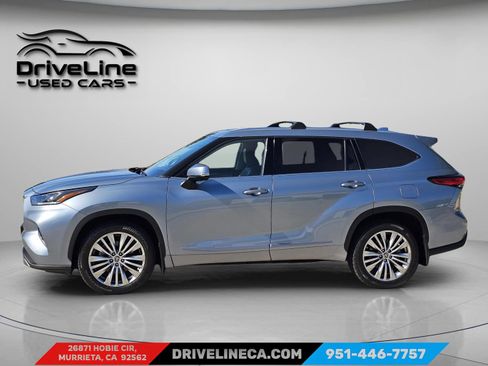 Used 2023 Toyota Highlander Platinum image 14