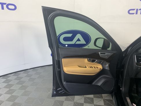 Used 2018 Volvo XC90 T6 Momentum w/ Convenience Package AWD/4WD image 13