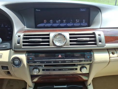 Used 2014 Lexus LS 460 w/ Comfort Package RWD image 20