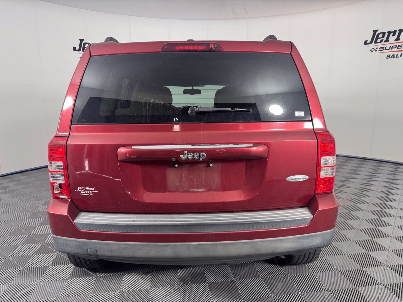 Used 2016 Jeep Patriot Latitude FWD image 8