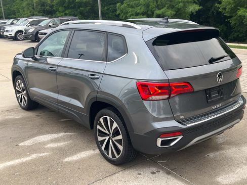 Certified 2023 Volkswagen Taos SE w/ Panoramic Sunroof Package FWD image 8