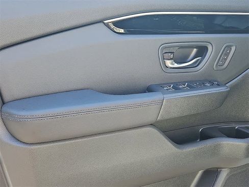 New 2025 Honda Pilot EX-L image 11