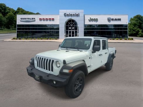Used 2022 Jeep Gladiator Sport w/ Trailer Tow Package AWD/4WD image 2