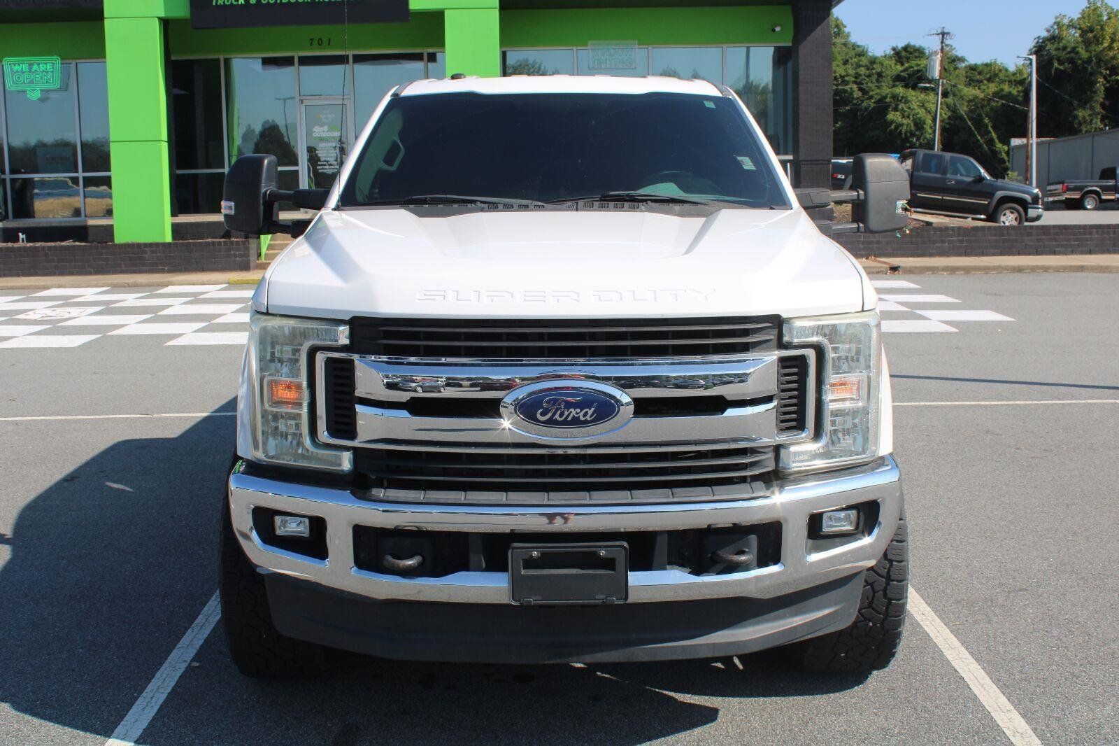 Used 2017 Ford F250 XLT w/ XLT Value Package AWD/4WD image 2