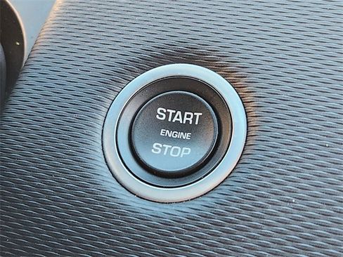 Used 2020 Land Rover Discovery Sport SE R-Dynamic image 19