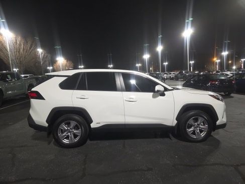 Used 2025 Toyota RAV4 LE image 7