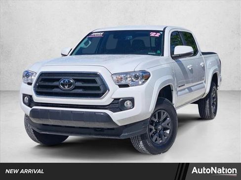 Used 2023 Toyota Tacoma SR5 w/ Technology Package image 1