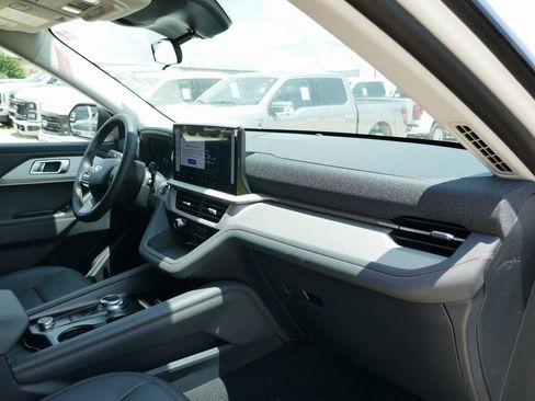 New 2025 Ford Explorer Active w/ Active Comfort Package image 11