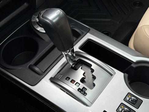 Used 2018 Toyota 4Runner SR5 Premium image 26