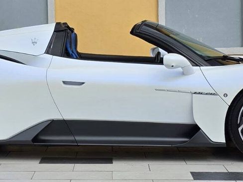 Used 2024 Maserati MC20 Cielo RWD image 32
