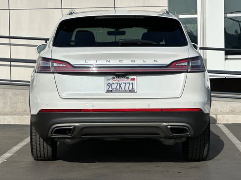 Used 2022 Lincoln Nautilus Reserve w/ Luxury Package image 4