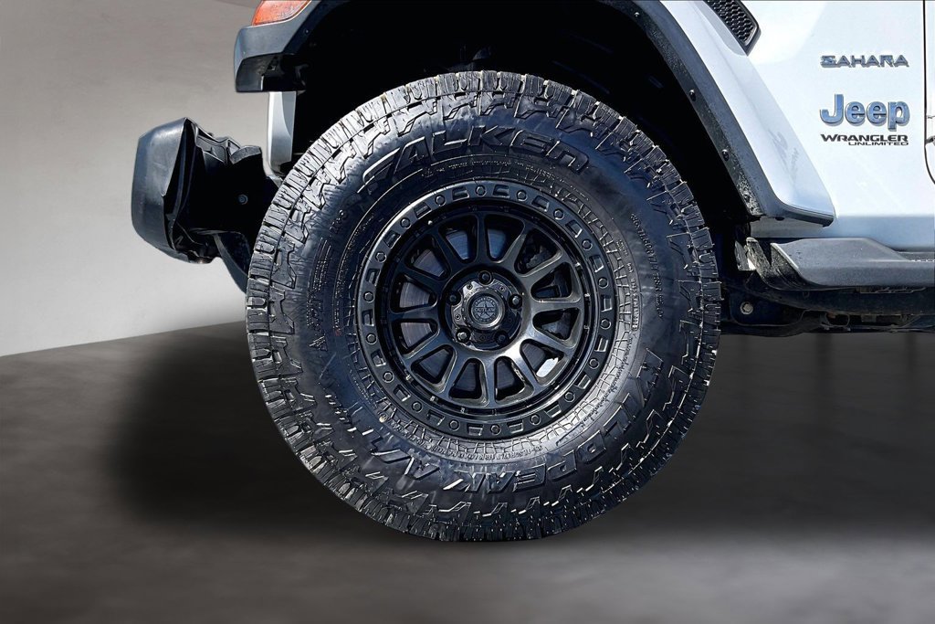 Used 2021 Jeep Wrangler Unlimited Sahara w/ Uconnect 4C Nav & Sound Group AWD/4WD image 9
