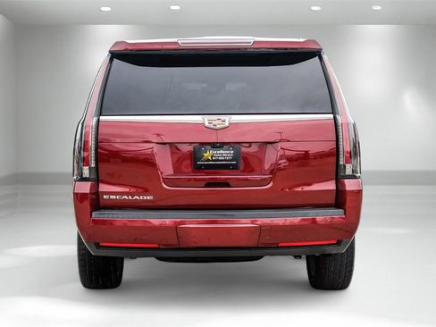 Used 2019 Cadillac Escalade Platinum image 8