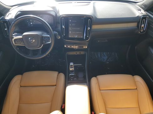 Used 2019 Volvo XC40 T5 Inscription image 14