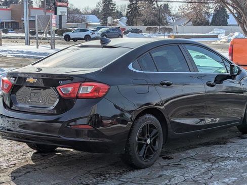 Used 2018 Chevrolet Cruze LT image 5