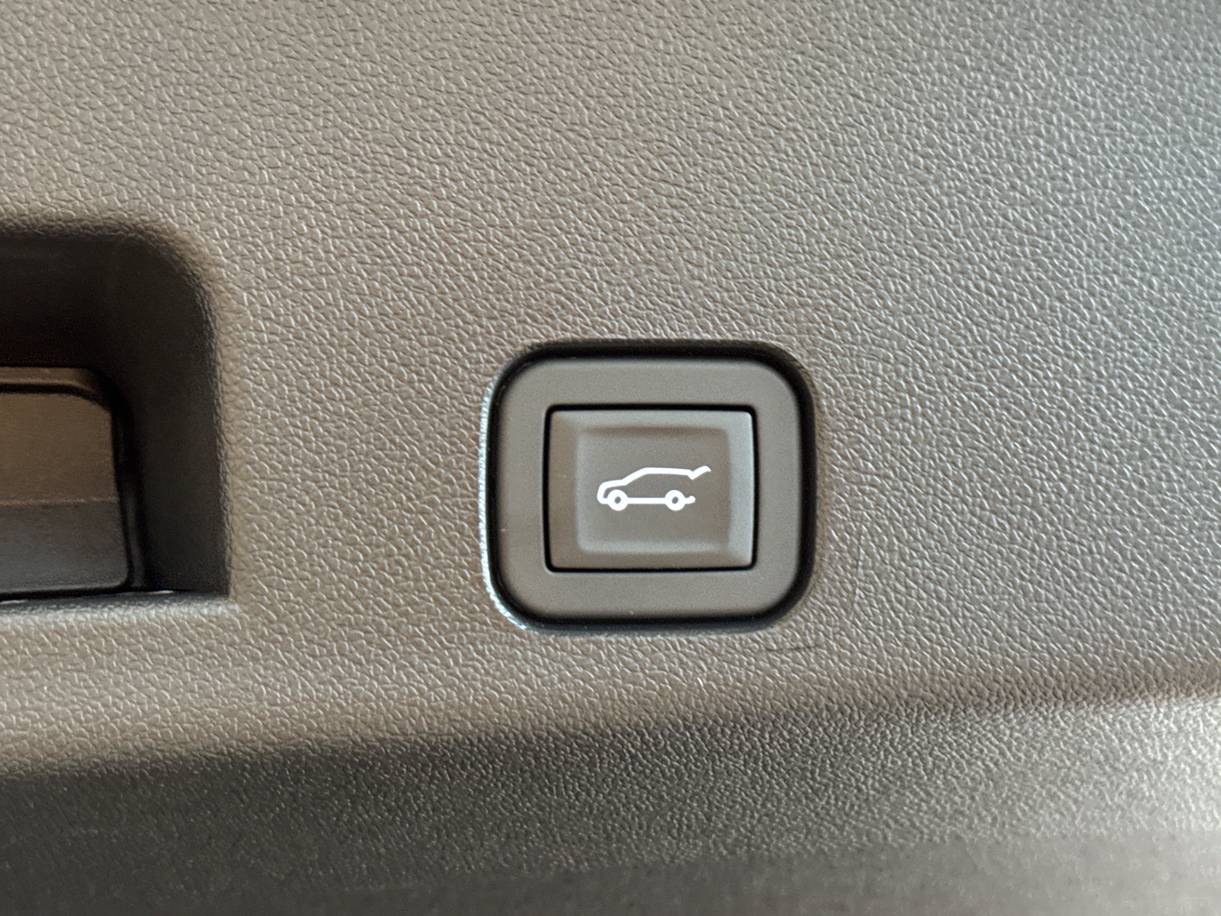 New 2027 Chevrolet Traverse RS FWD image 20