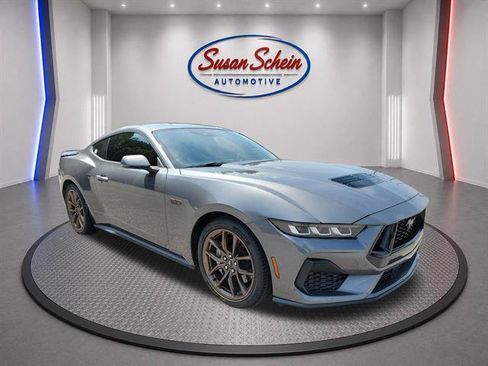 Used 2024 Ford Mustang GT Premium RWD image 3