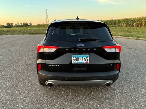 Used 2021 Ford Escape Titanium w/ Titanium Elite Package AWD/4WD image 7