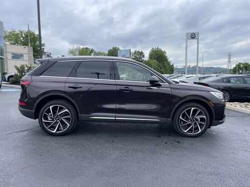 Used 2023 Lincoln Corsair Reserve AWD/4WD image 4