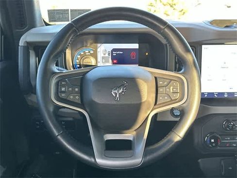 Used 2023 Ford Bronco Wildtrak image 7